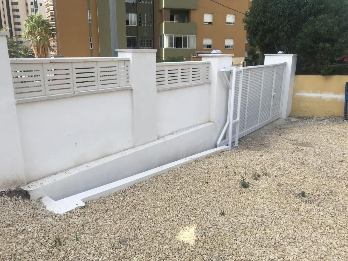 Casa Mya Con Terreno Privado Y Parking Compartido - A 800M De Playa Poniente Villa Benidorm Exteriör bild
