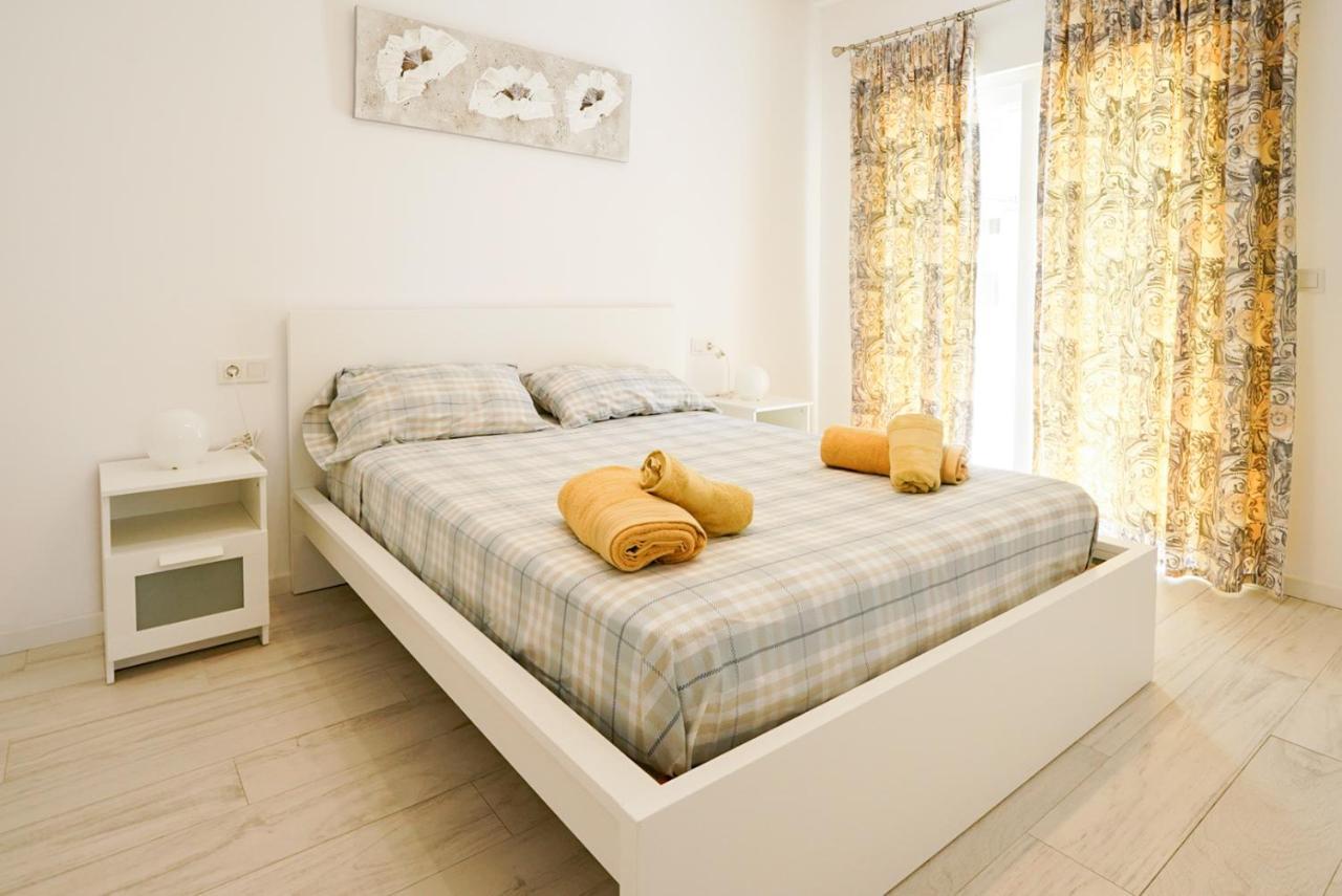 Casa Mya Con Terreno Privado Y Parking Compartido - A 800M De Playa Poniente Villa Benidorm Exteriör bild